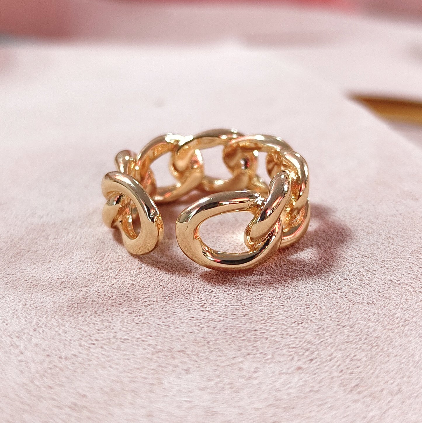 SLAY Chunky loop ring